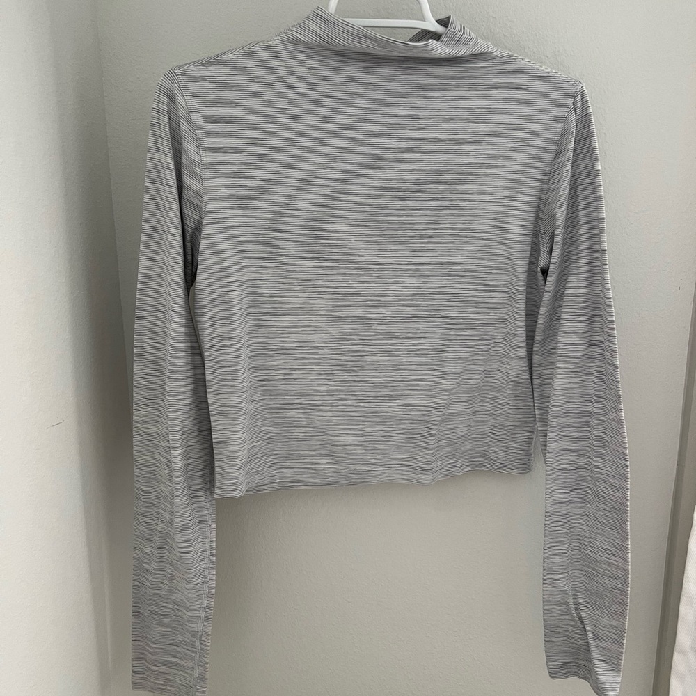 lululemon athletica Heathered Light Gray Long Sleeve Mock Neck Tee